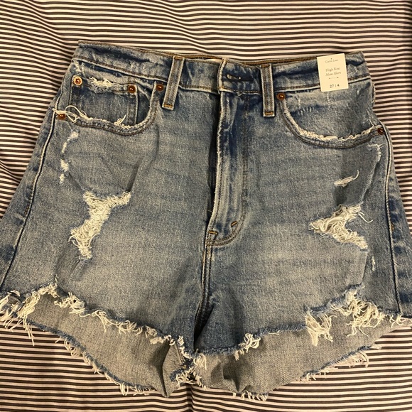 Abercrombie & Fitch Pants - Abercrombie high rise mom short